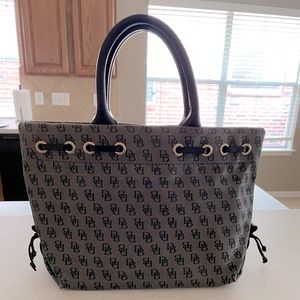 Dooney & Bourke purse
